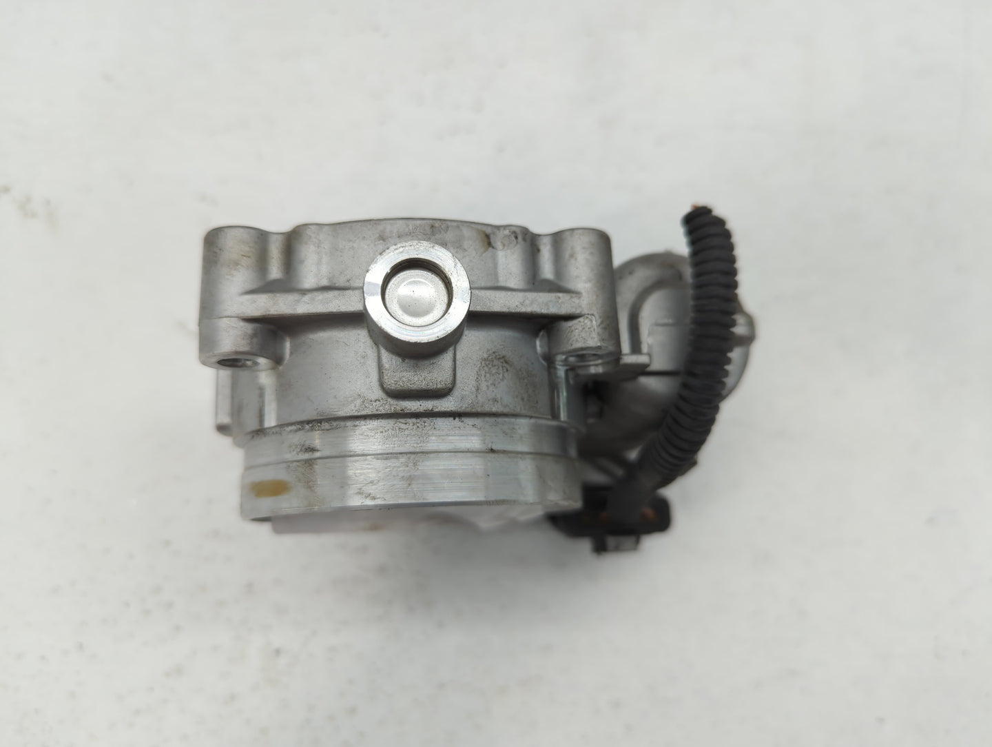 2012-2016 Mercedes-Benz E350 Throttle Body P/N:A 276 141 01 25 2761410125 Fits OEM Used Auto Parts - Oemusedautoparts1.com