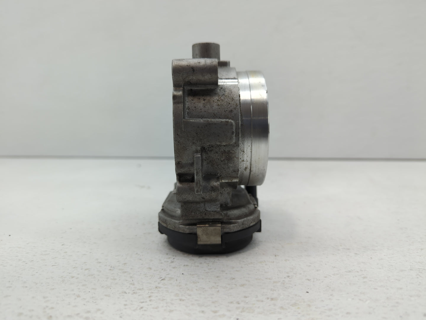 2012-2016 Mercedes-Benz E350 Throttle Body P/N:A 276 141 01 25 2761410125 Fits OEM Used Auto Parts - Oemusedautoparts1.com