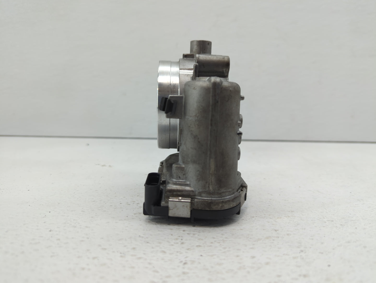 2012-2016 Mercedes-Benz E350 Throttle Body P/N:A 276 141 01 25 2761410125 Fits OEM Used Auto Parts - Oemusedautoparts1.com