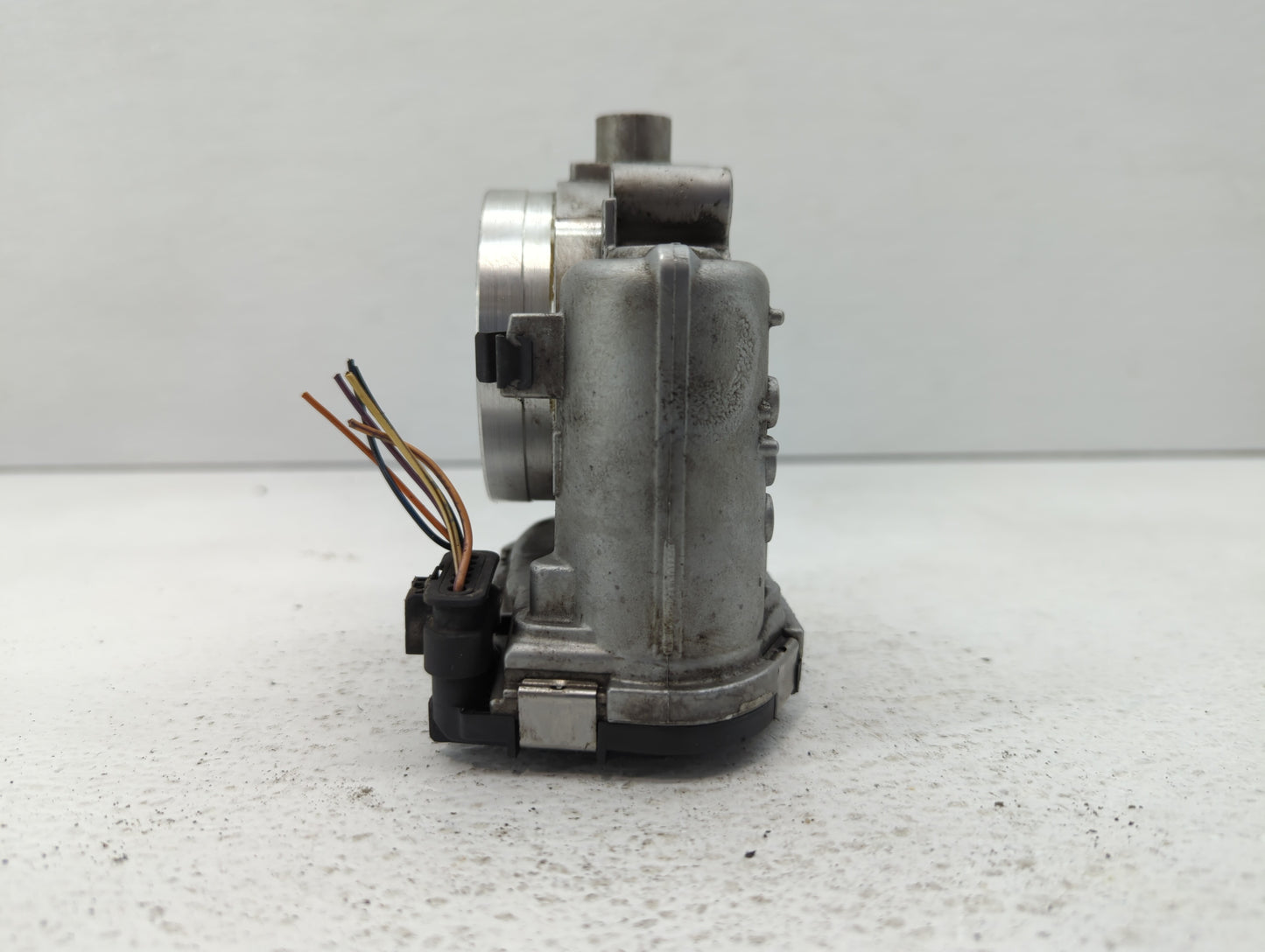 2012-2016 Mercedes-Benz E350 Throttle Body P/N:A 276 141 01 25 2761410125 Fits OEM Used Auto Parts - Oemusedautoparts1.com