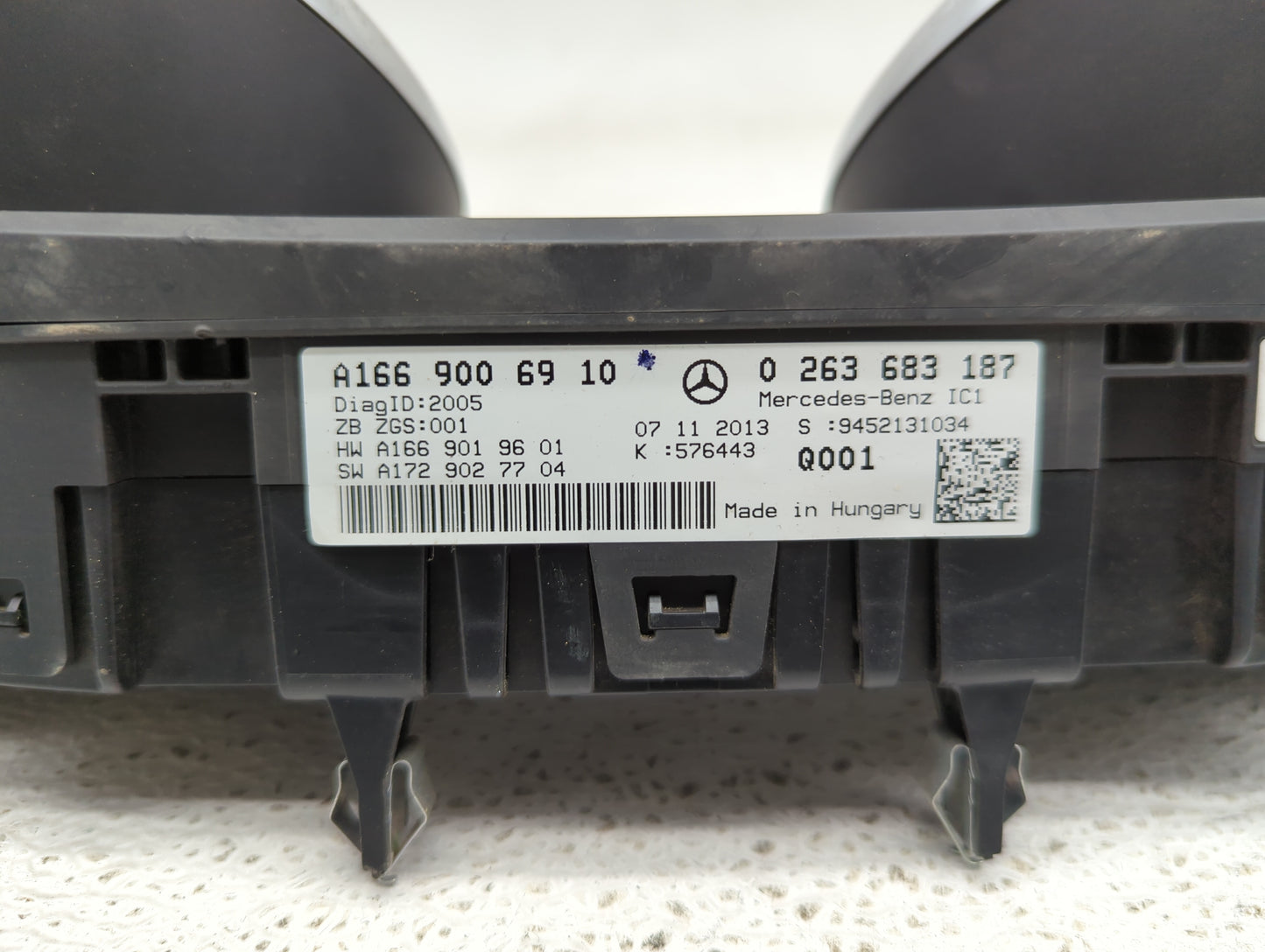 2014 Mercedes-Benz Gl-Class Instrument Cluster Speedometer Gauges P/N:A1669006910 0263683187, A1669019601, A1729027704 Fits 