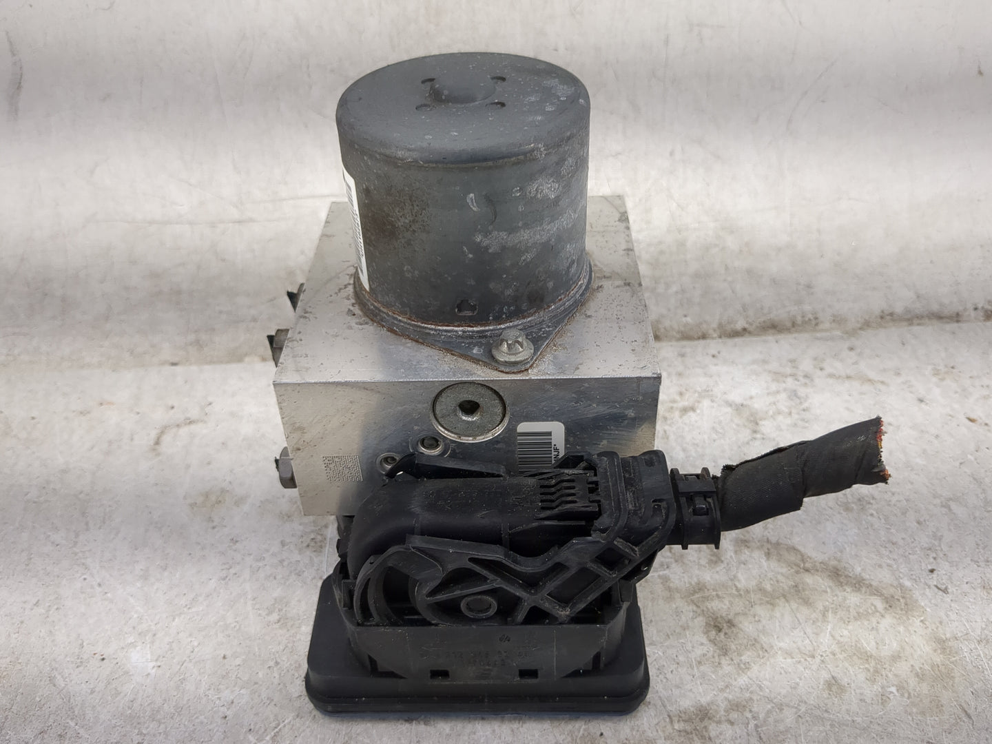 2014-2015 Mercedes-Benz Gl350 ABS Pump Control Module Replacement P/N:A166 431 31 12 Fits Fits 2014 2015 OEM Used Auto Parts