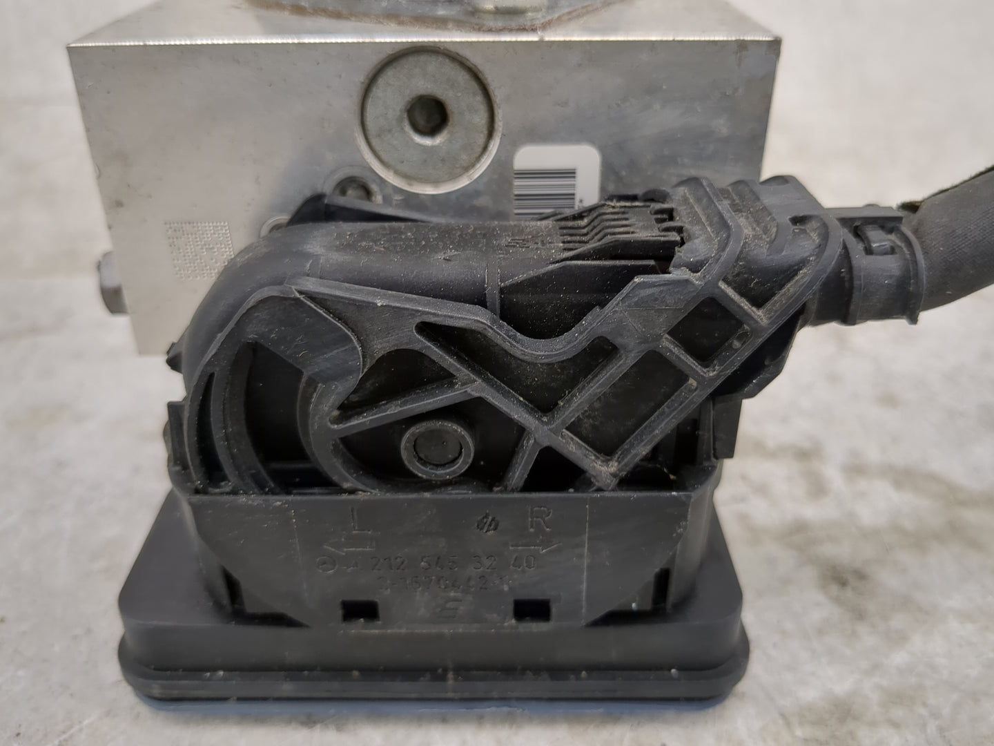 2014-2015 Mercedes-Benz Gl350 ABS Pump Control Module Replacement P/N:A166 431 31 12 Fits Fits 2014 2015 OEM Used Auto Parts