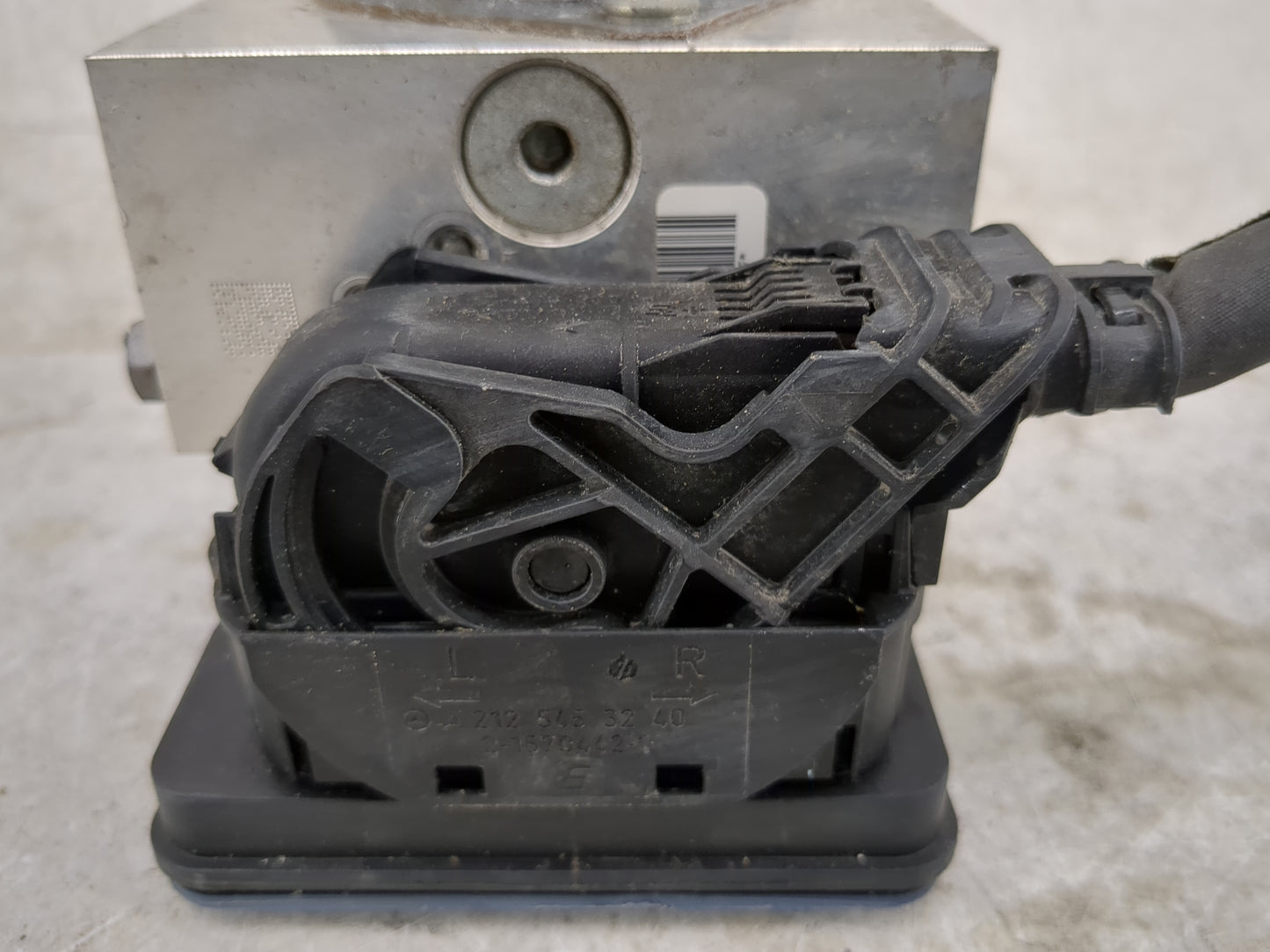 2014-2015 Mercedes-Benz Gl350 ABS Pump Control Module Replacement P/N:A166 431 31 12 Fits Fits 2014 2015 OEM Used Auto Parts