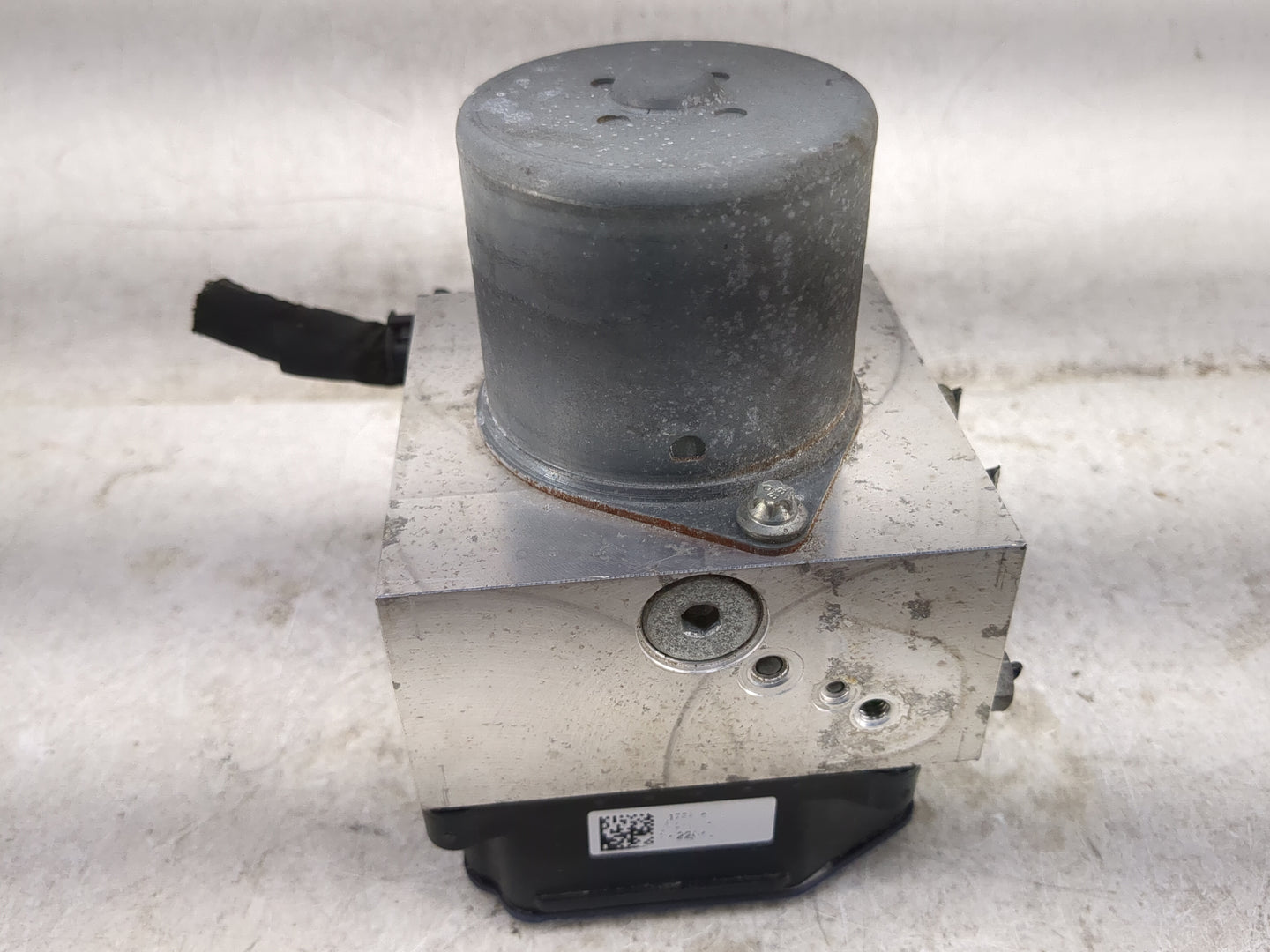 2014-2015 Mercedes-Benz Gl350 ABS Pump Control Module Replacement P/N:A166 431 31 12 Fits Fits 2014 2015 OEM Used Auto Parts