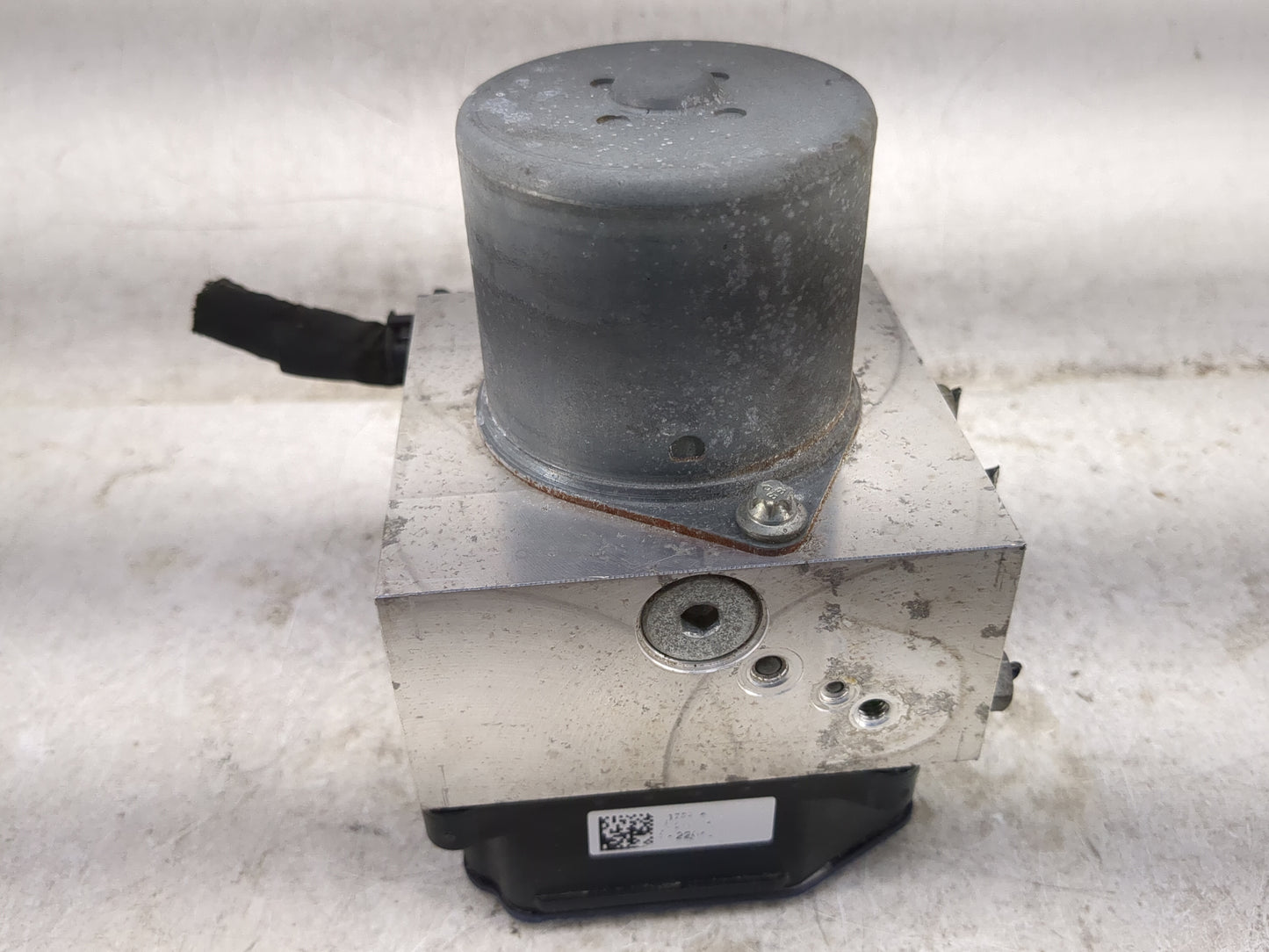 2014-2015 Mercedes-Benz Gl350 ABS Pump Control Module Replacement P/N:A166 431 31 12 Fits Fits 2014 2015 OEM Used Auto Parts