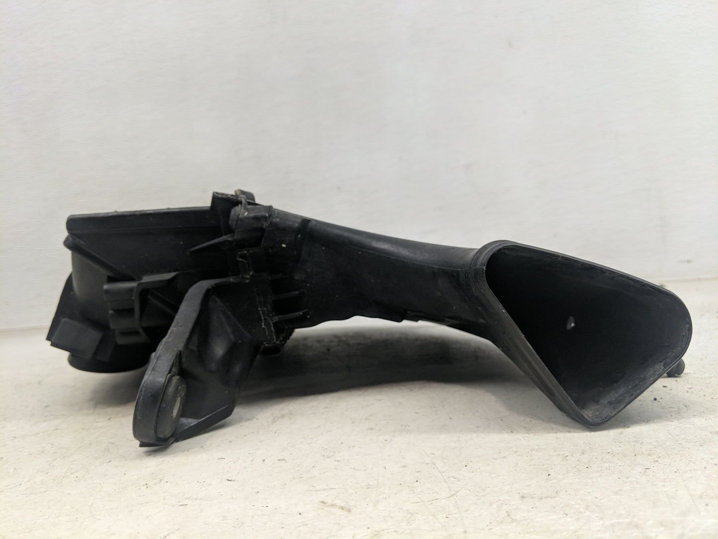 2013-2016 Mercedes-benz Gl350 Air Cleaner Intake-duct Hose Tube - Oemusedautoparts1.com