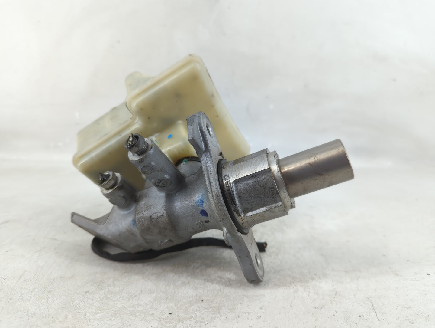 2013-2016 Mercedes-benz Gl450 Brake Master Cylinder - Oemusedautoparts1.com