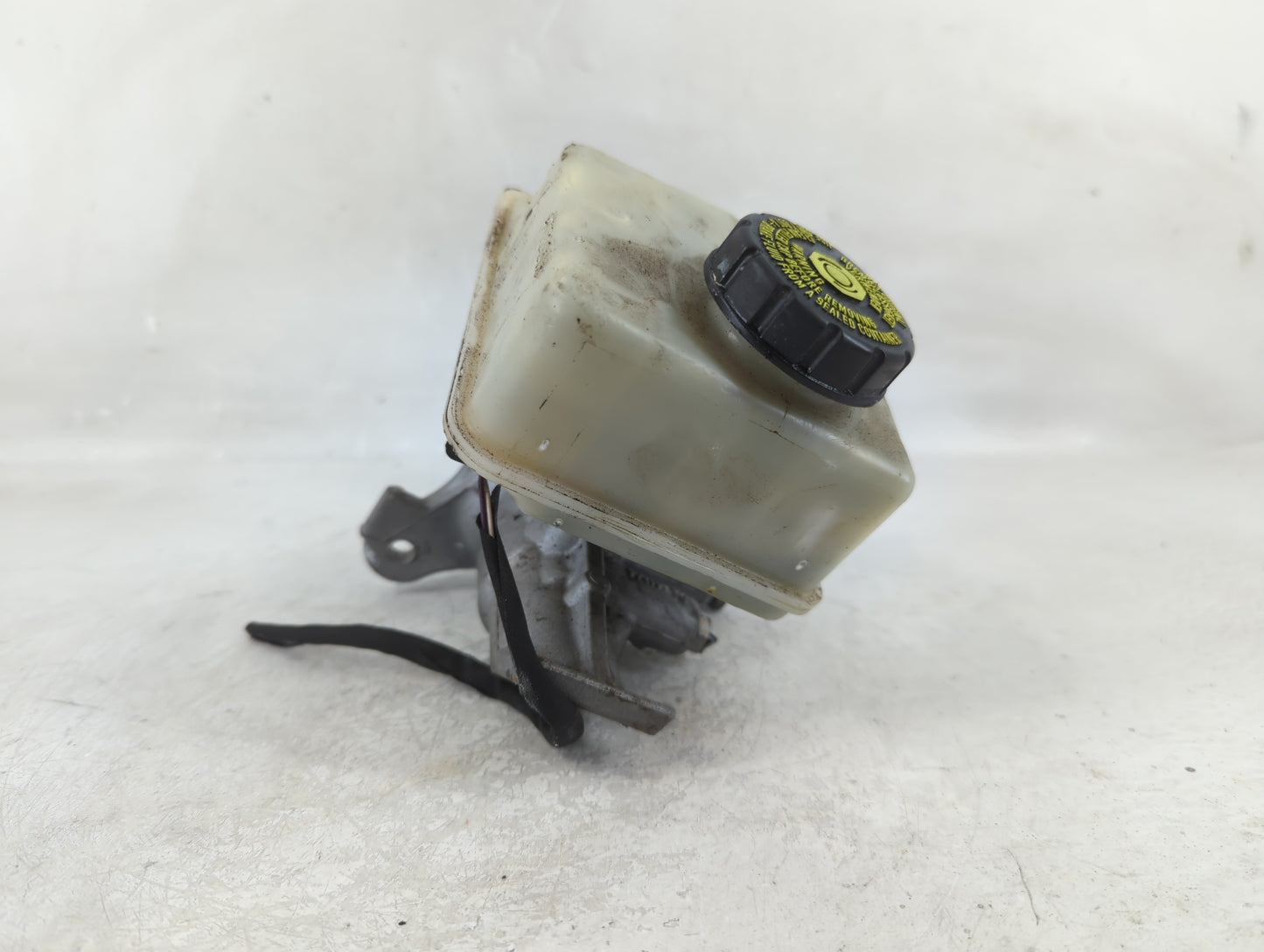 2013-2016 Mercedes-benz Gl450 Brake Master Cylinder - Oemusedautoparts1.com