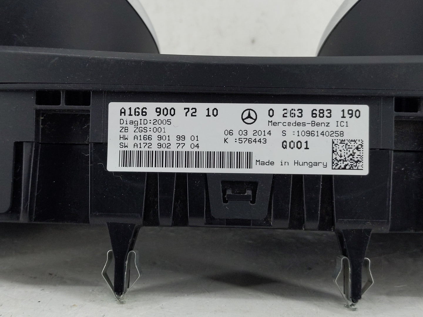 2014 Mercedes-Benz Gl450 Instrument Cluster Speedometer Gauges P/N:0 263 683 190 A166 900 72 10 Fits OEM Used Auto Parts - O