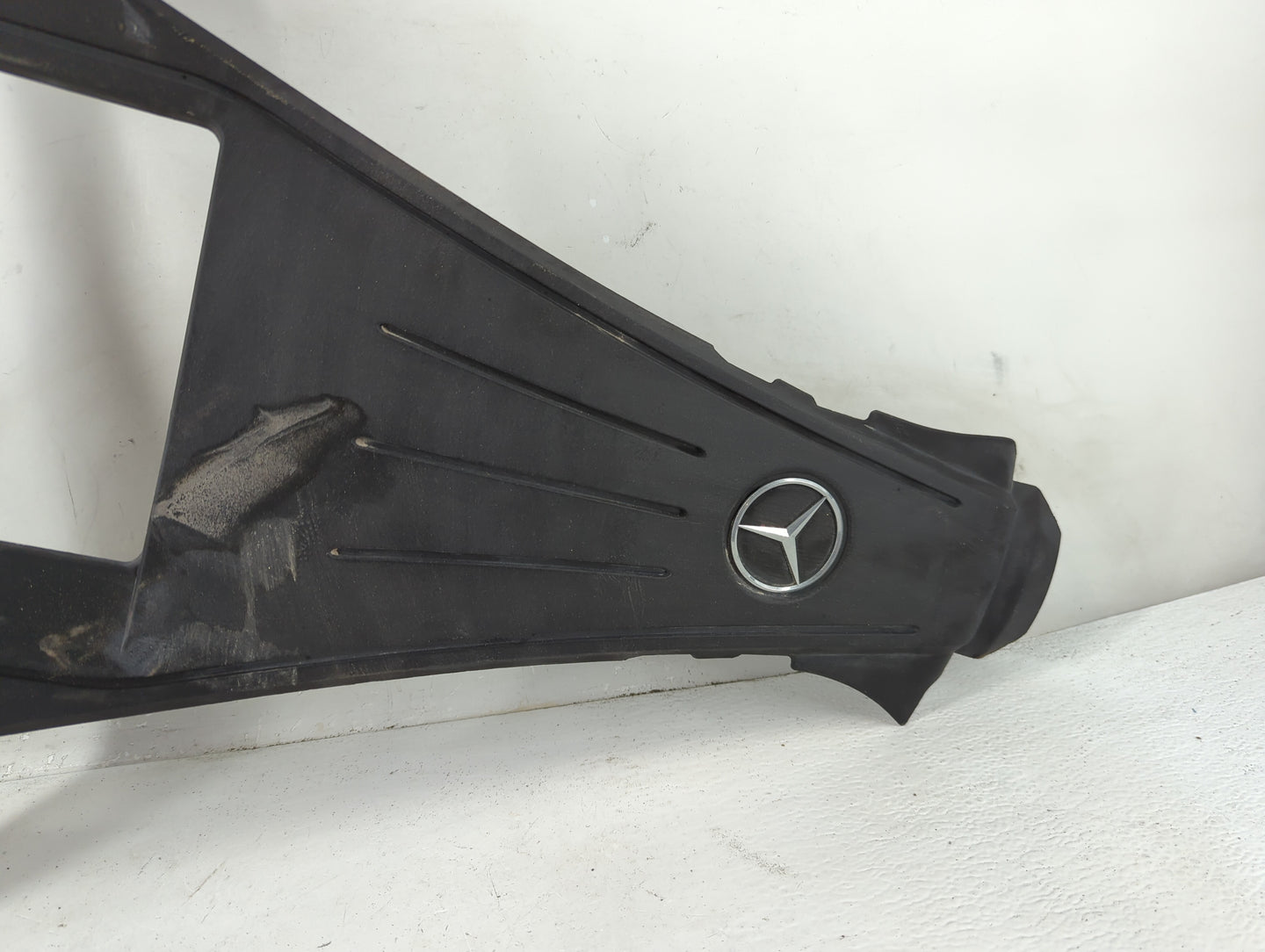 2014 Mercedes-benz Gl450 Engine Cover - Oemusedautoparts1.com