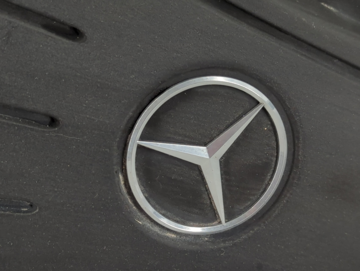 2014 Mercedes-benz Gl450 Engine Cover - Oemusedautoparts1.com