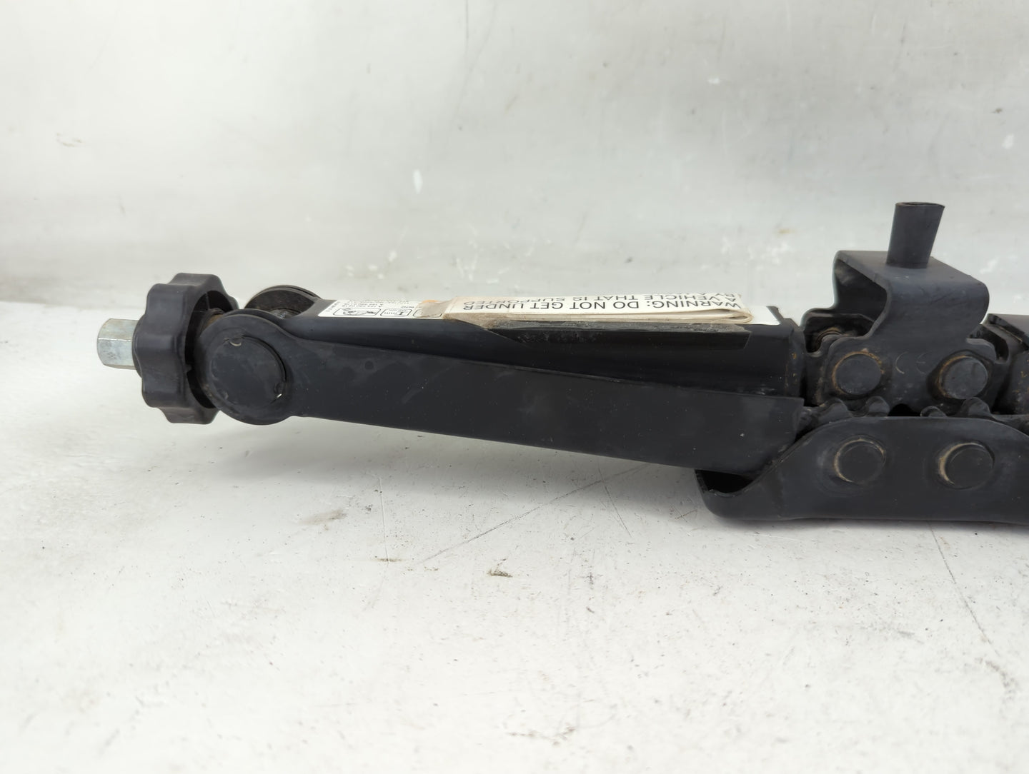 2014 Mercedes-benz Gla180 Spare Scissor Car Jack - Oemusedautoparts1.com