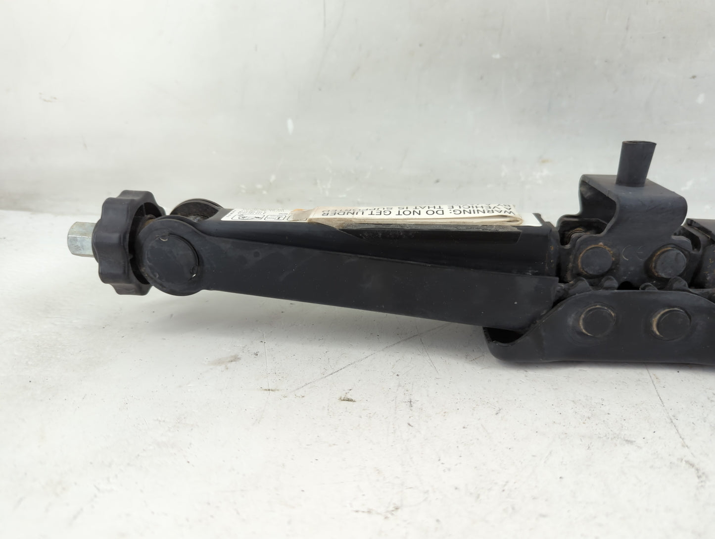 2014 Mercedes-benz Gla180 Spare Scissor Car Jack - Oemusedautoparts1.com