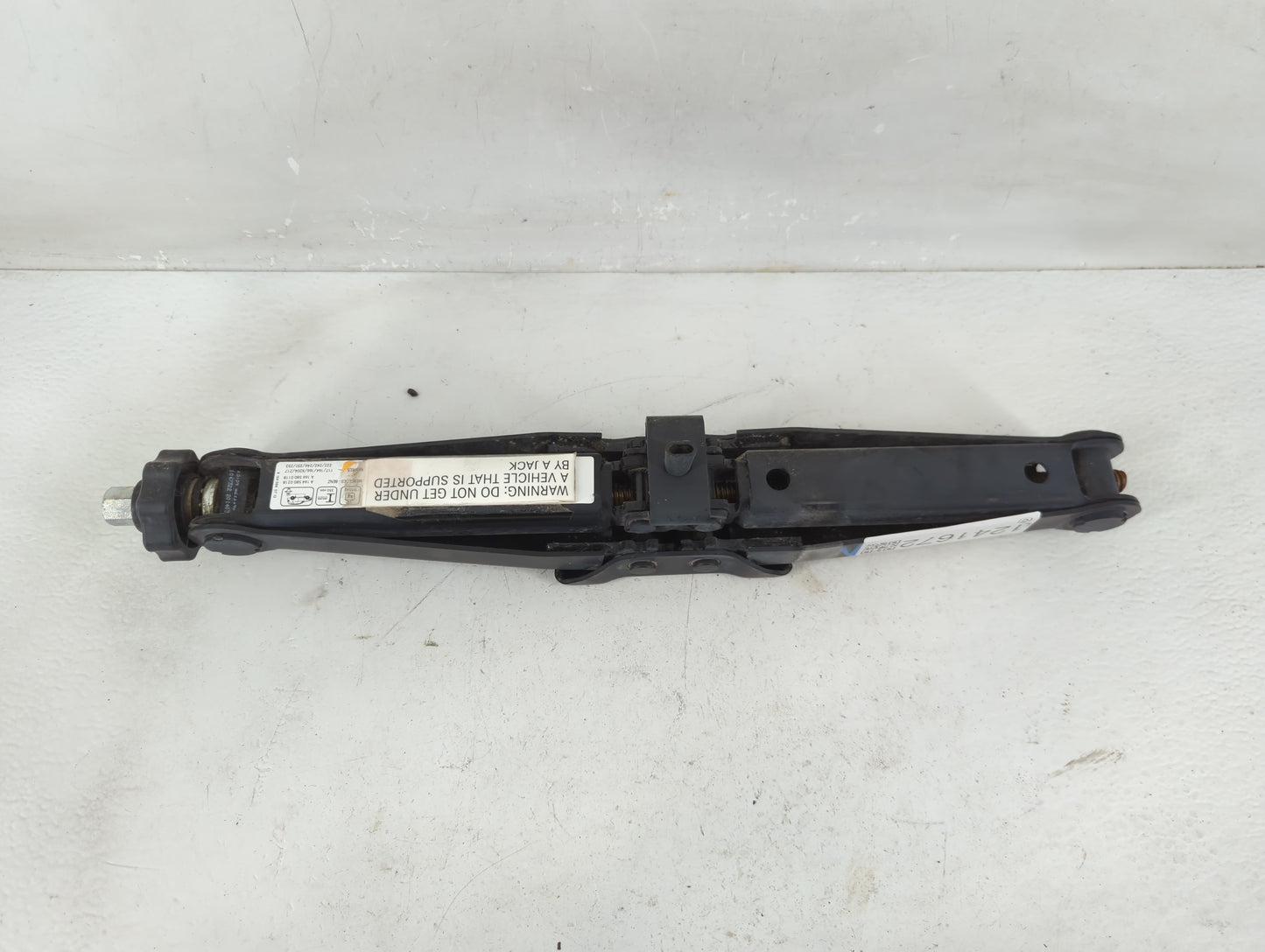 2014 Mercedes-benz Gla180 Spare Scissor Car Jack - Oemusedautoparts1.com