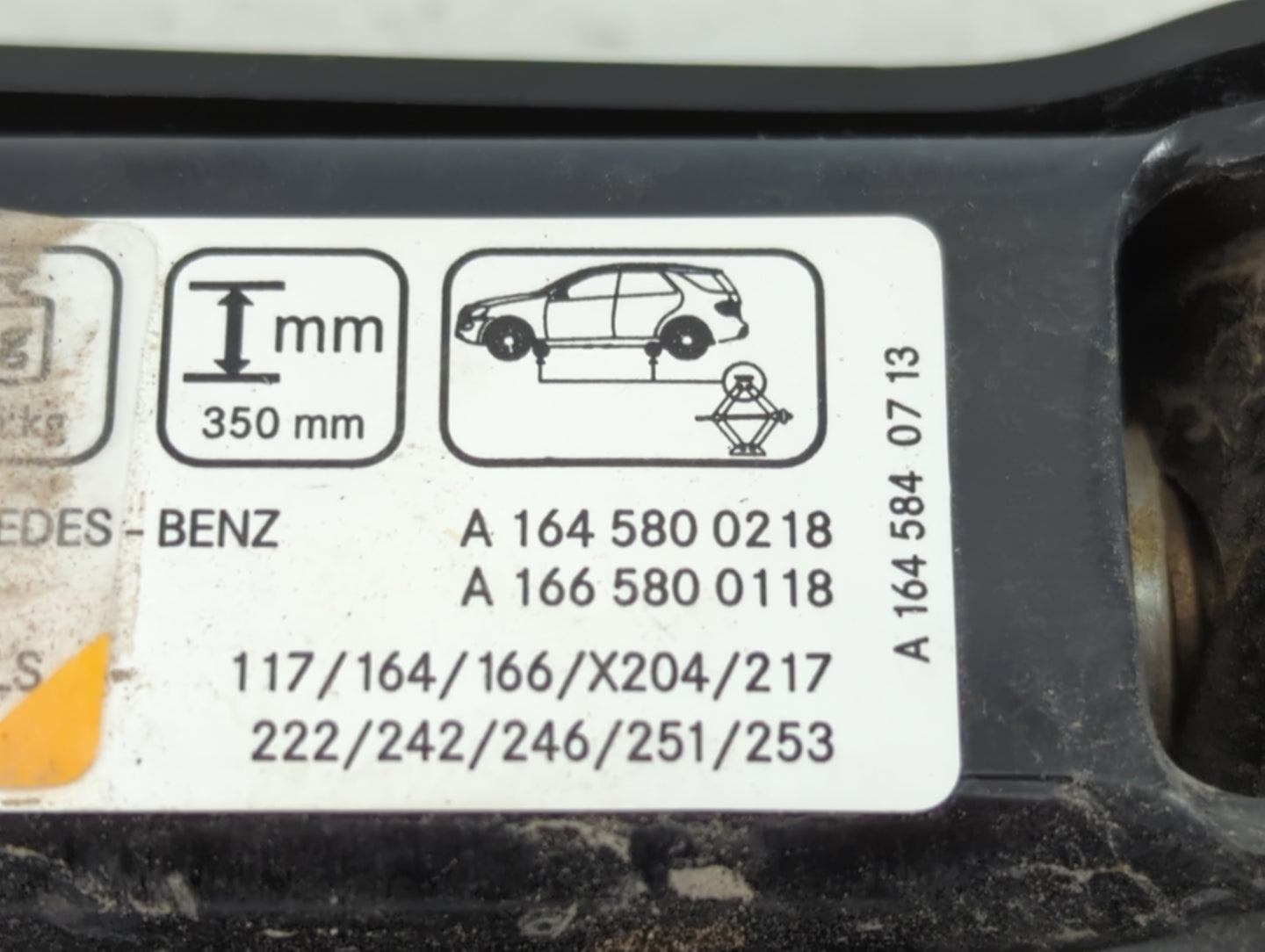 2014 Mercedes-benz Gla180 Spare Scissor Car Jack - Oemusedautoparts1.com