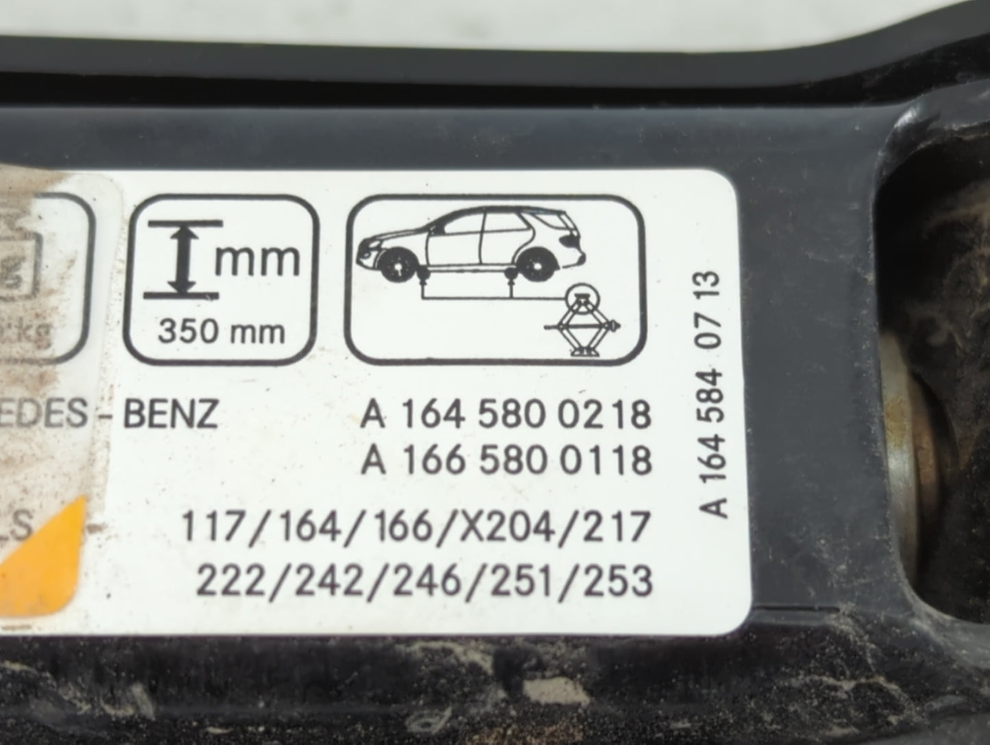 2014 Mercedes-benz Gla180 Spare Scissor Car Jack - Oemusedautoparts1.com