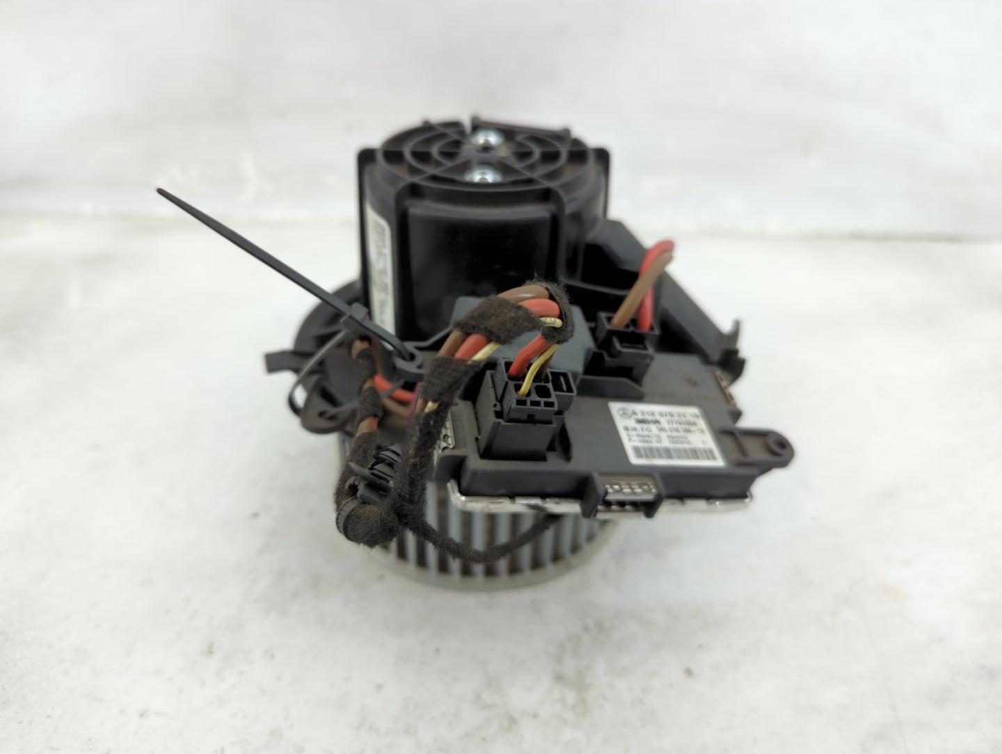 2011-2015 Mercedes-Benz Glk350 Heater AC Blower Motor P/N:A2128300708 V7771001 Fits OEM Used Auto Parts - Oemusedautoparts1.