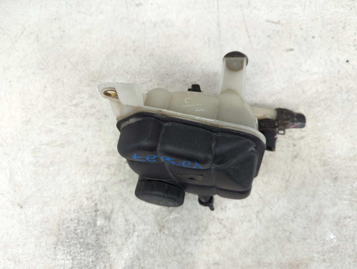 2017 Gls450 Radiator Coolant Overflow Expansion Tank Bottle - Oemusedautoparts1.com