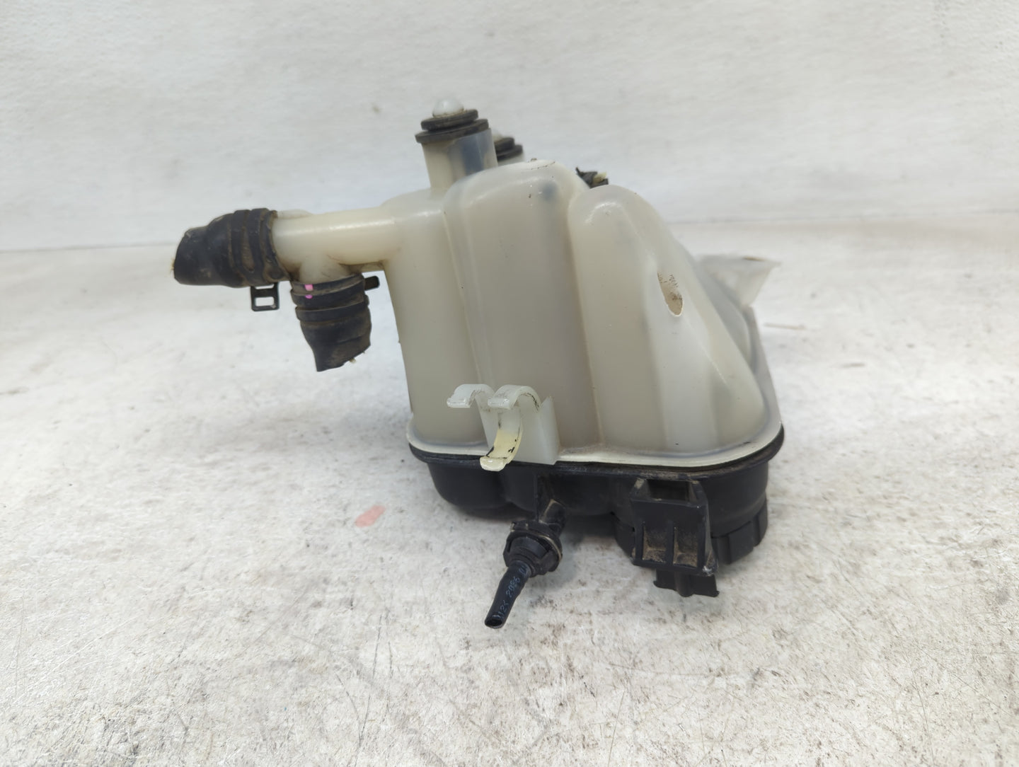 2017 Gls450 Radiator Coolant Overflow Expansion Tank Bottle - Oemusedautoparts1.com