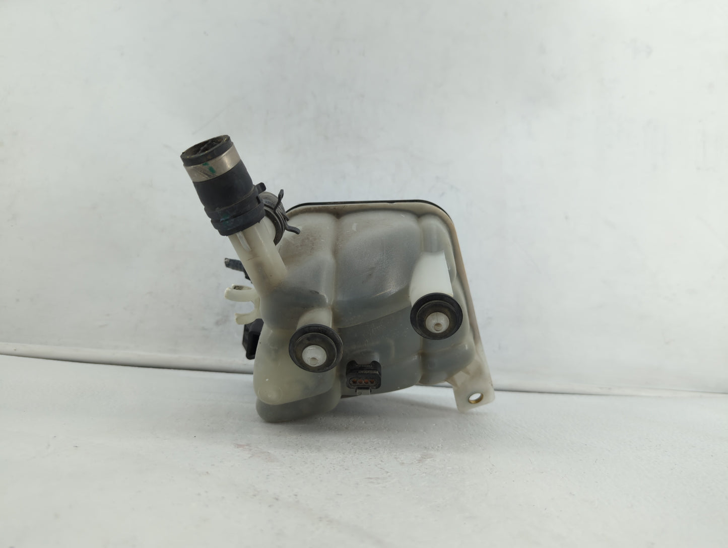 2017 Mercedes-benz Gls450 Radiator Coolant Overflow Expansion Tank Bottle 400180 - Oemusedautoparts1.com