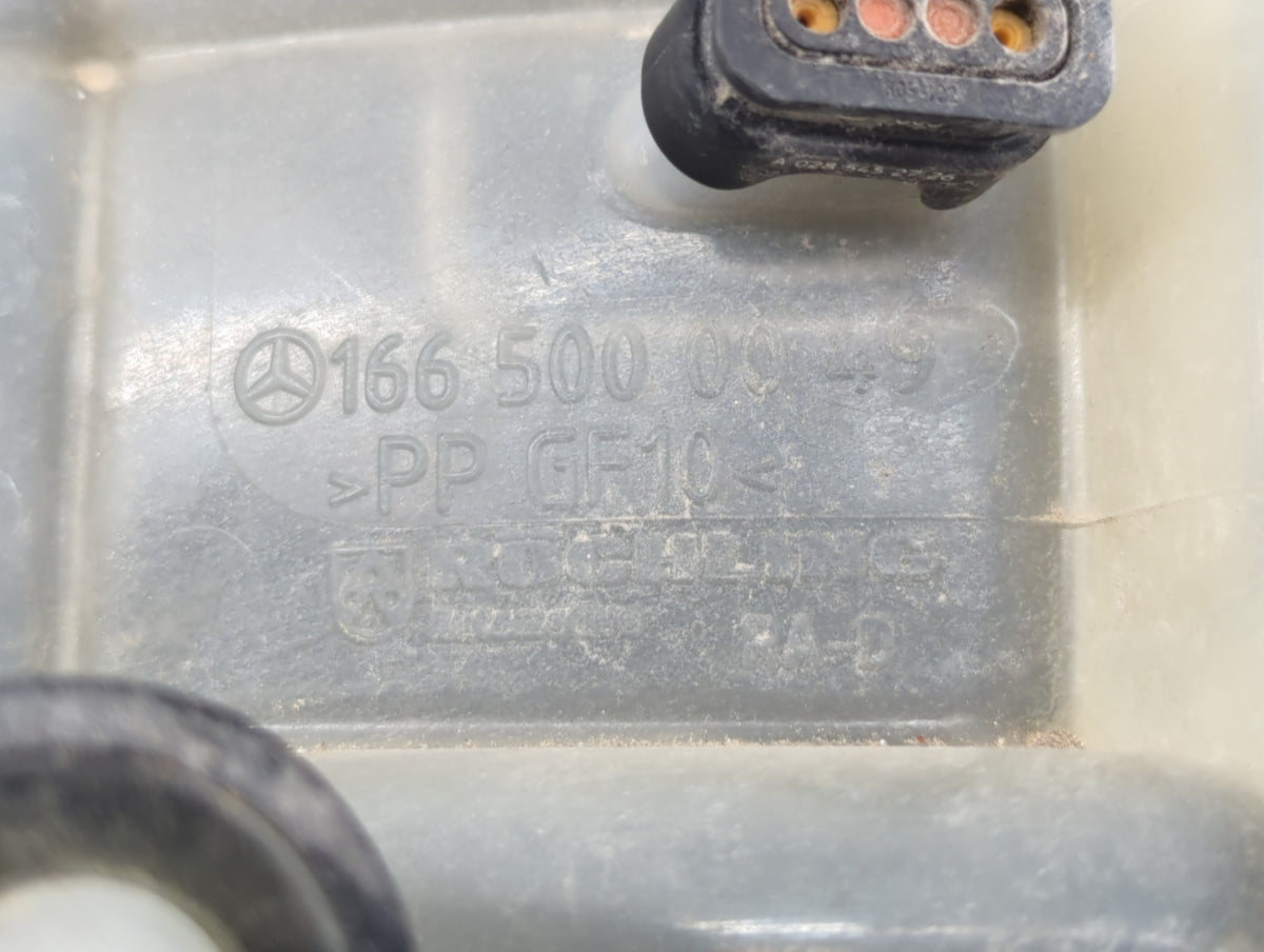2017 Mercedes-benz Gls450 Radiator Coolant Overflow Expansion Tank Bottle 400180 - Oemusedautoparts1.com