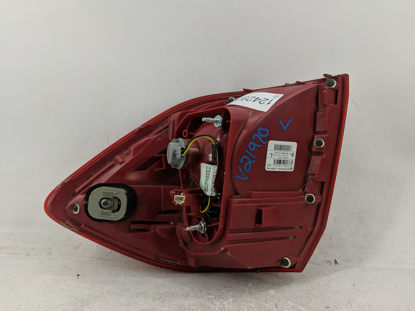 2014 Mercedes-Benz Gl Class Tail Light Assembly Driver Left OEM P/N:A1669067501 A1669067501kz Fits OEM Used Auto Parts - Oem