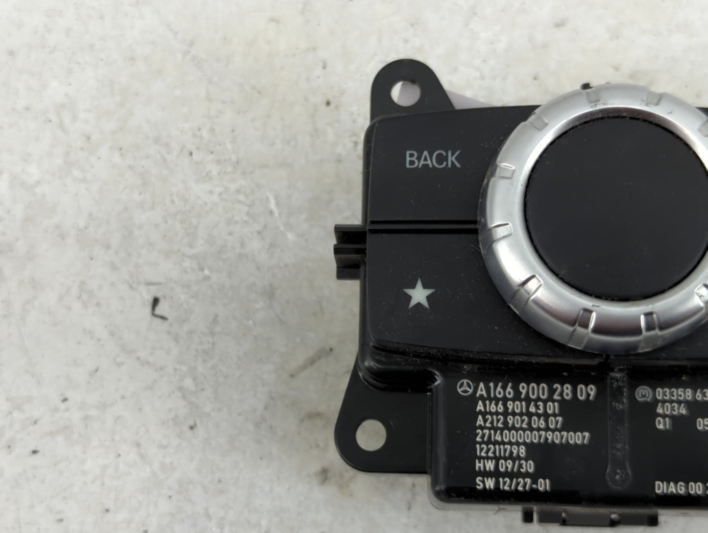 2014 Mercedes-Benz Ml350 Radio AM FM Cd Player Receiver Replacement P/N:A1669002809 A1669014301, A2129020607 Fits OEM Used A