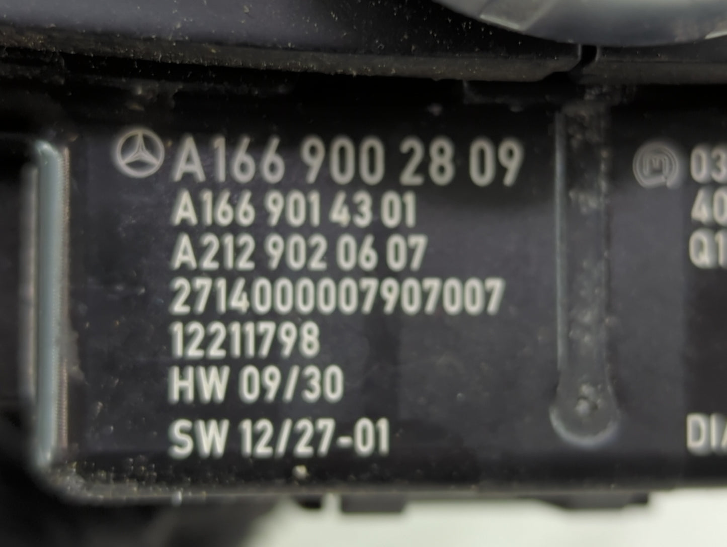2014 Mercedes-Benz Ml350 Radio AM FM Cd Player Receiver Replacement P/N:A1669002809 A1669014301, A2129020607 Fits OEM Used A