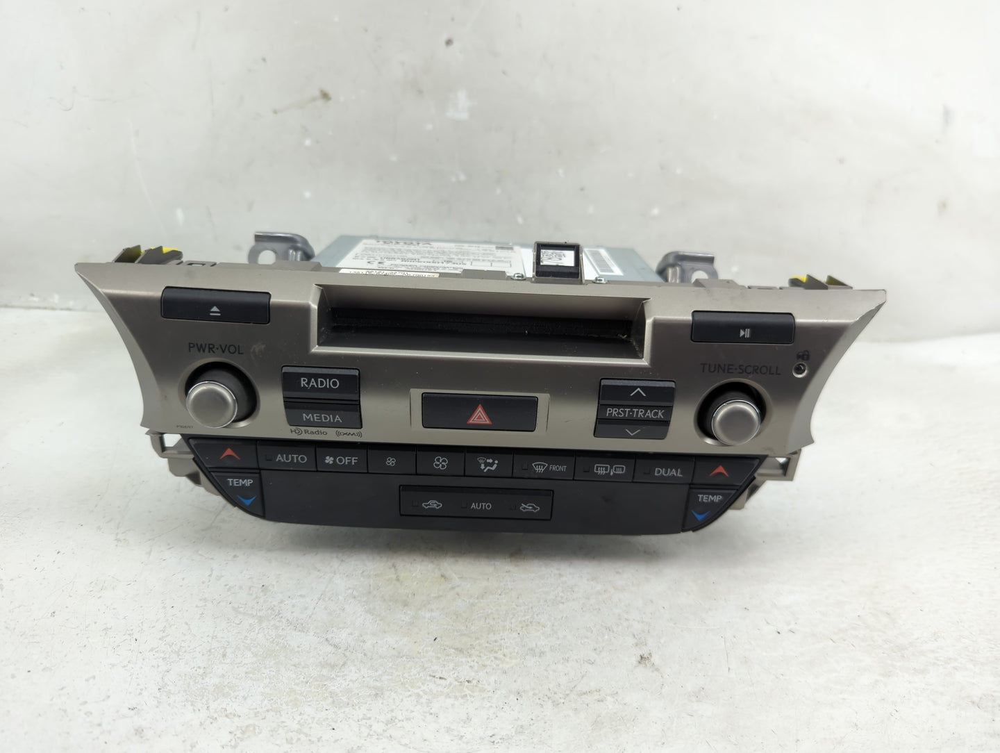 2014 Mercedes-Benz S350 Radio AM FM Cd Player Receiver Replacement P/N:86140-33061 Fits Fits 2013 OEM Used Auto Parts - Oemu