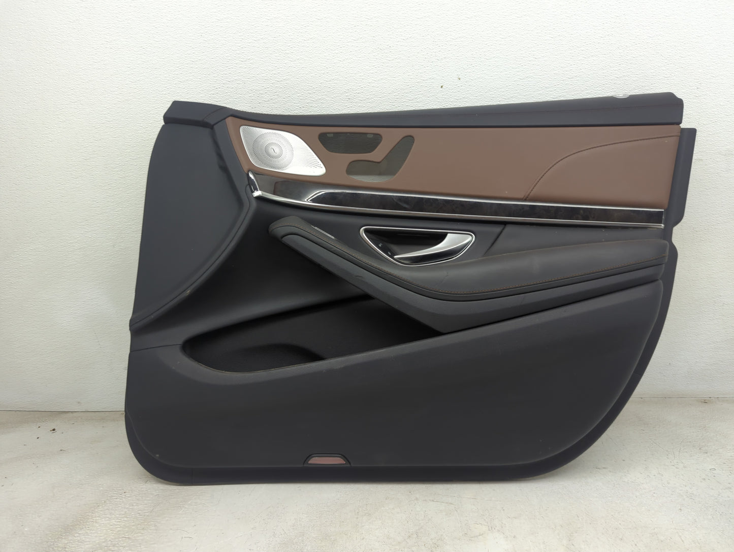 2014 Mercedes-benz S550 Front Right Passenger Interior Door Panel Trim - Oemusedautoparts1.com