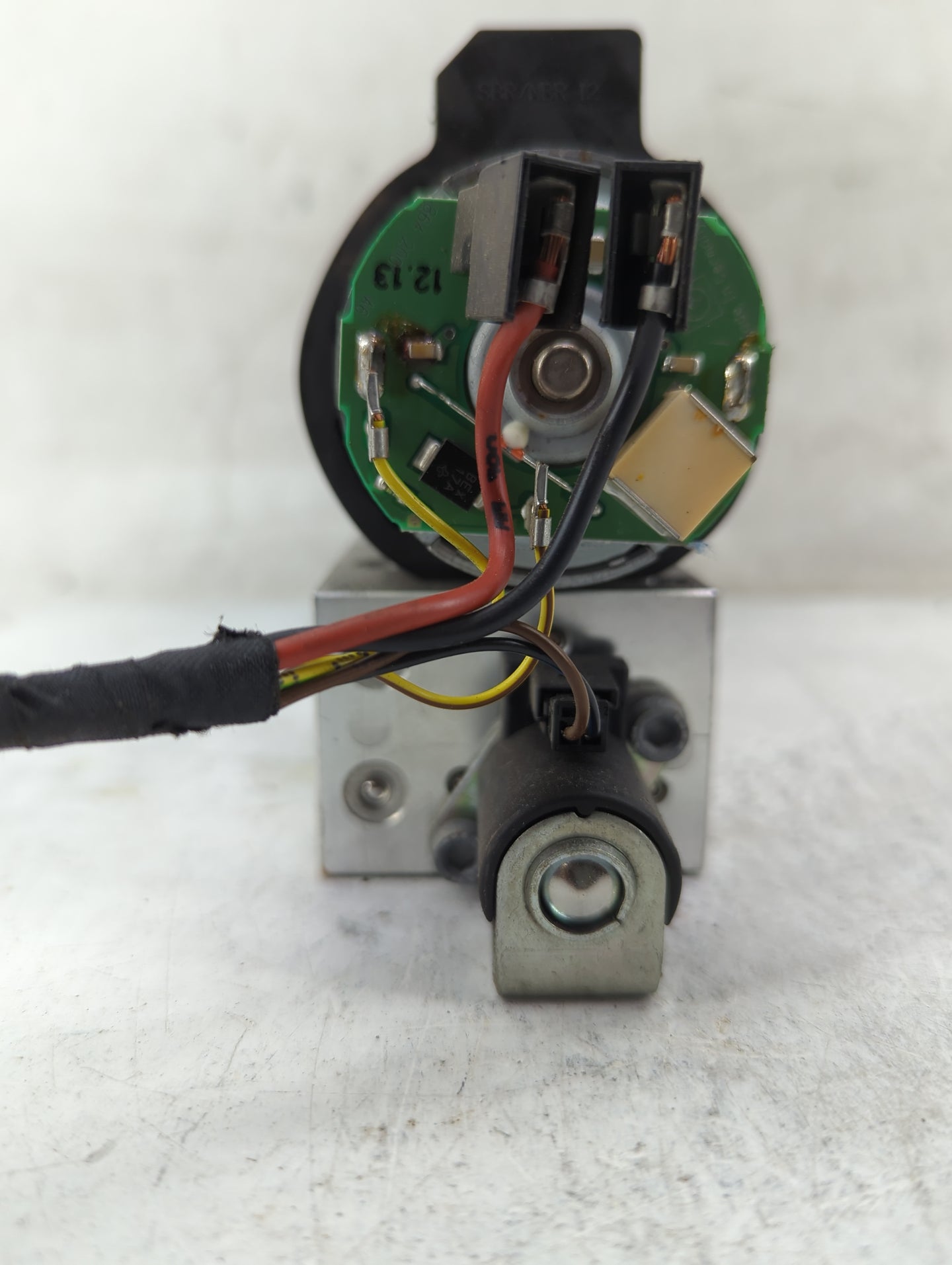 2012-2015 Mercedes-benz Slk250 Convertible Lift Motor - Oemusedautoparts1.com