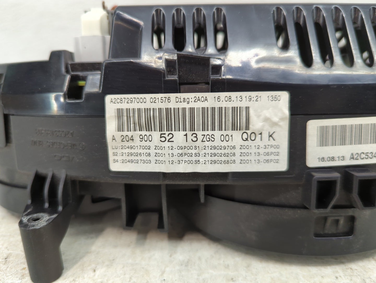 2014 Mercedes C-Class Instrument Cluster Speedometer Gauges P/N:A2C87297000 A2049005213, 2049017002 Miles:94K Fits Fits 2015