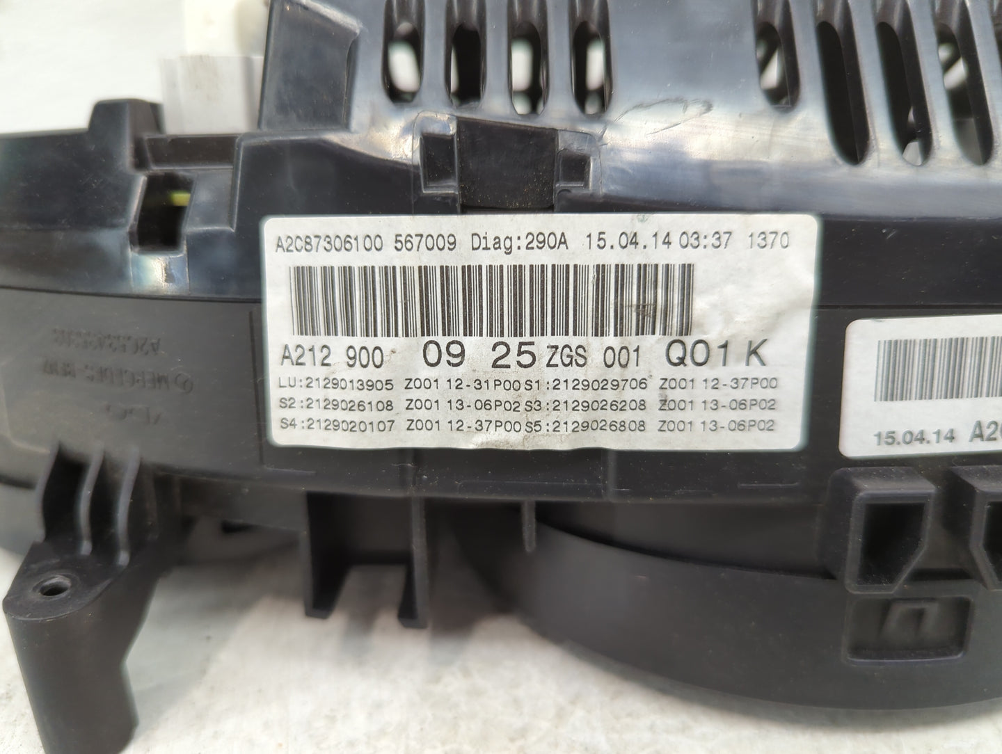 2014 Mercedes Benz E Class Instrument Cluster Speedometer Gauges P/N:A2129000925 A2C53435305, A2C30473300, A2087306100 Miles