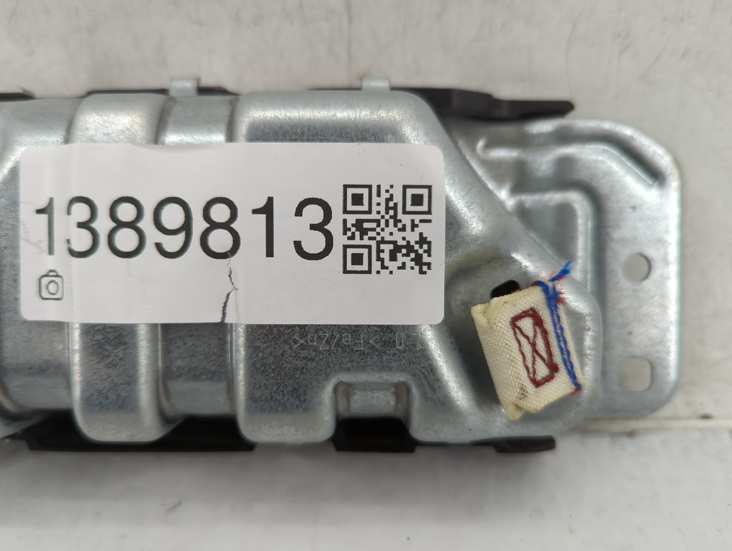2014 Mini Cooper Air Bag Passenger Right Knee OEM P/N:0589-P1-00356 Fits OEM Used Auto Parts - Oemusedautoparts1.com