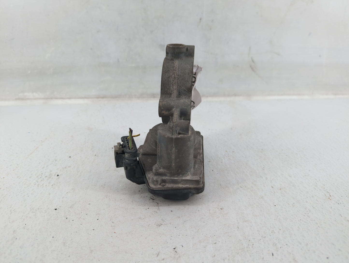 2016-2019 Mini Cooper Throttle Body P/N:7 618 838 Fits Fits 2014 2015 2016 2017 2018 2019 OEM Used Auto Parts - Oemusedautop