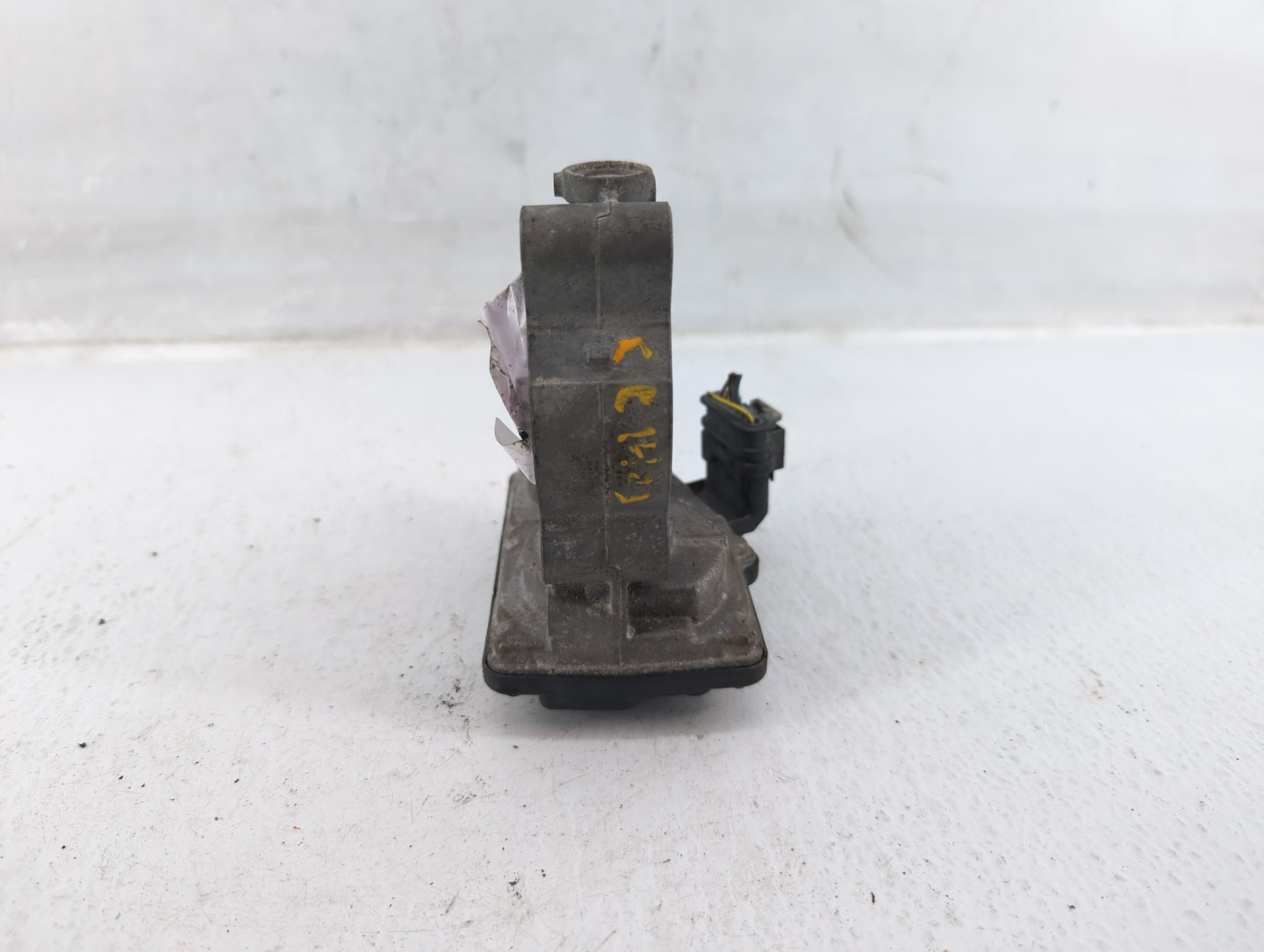2016-2019 Mini Cooper Throttle Body P/N:7 618 838 Fits Fits 2014 2015 2016 2017 2018 2019 OEM Used Auto Parts - Oemusedautop