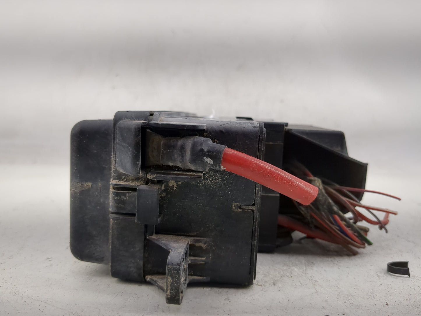 2012-2016 Mini Cooper Countryman Fusebox Fuse Box Panel Relay Module P/N:9240943-02 9240946-01 Fits OEM Used Auto Parts - Oe