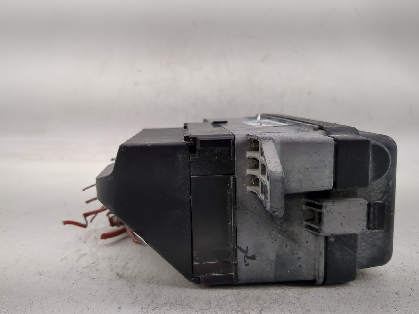 2012-2016 Mini Cooper Countryman Fusebox Fuse Box Panel Relay Module P/N:9240943-02 9240946-01 Fits OEM Used Auto Parts - Oe