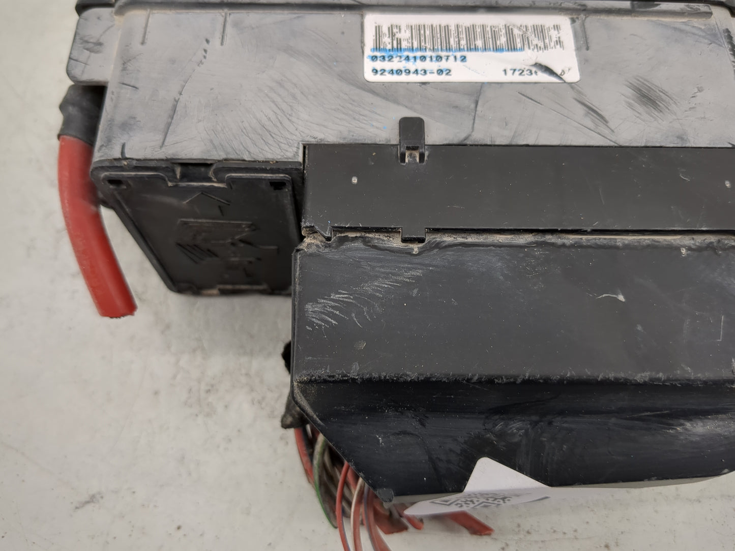 2012-2016 Mini Cooper Countryman Fusebox Fuse Box Panel Relay Module P/N:9240943-02 9240946-01 Fits OEM Used Auto Parts - Oe