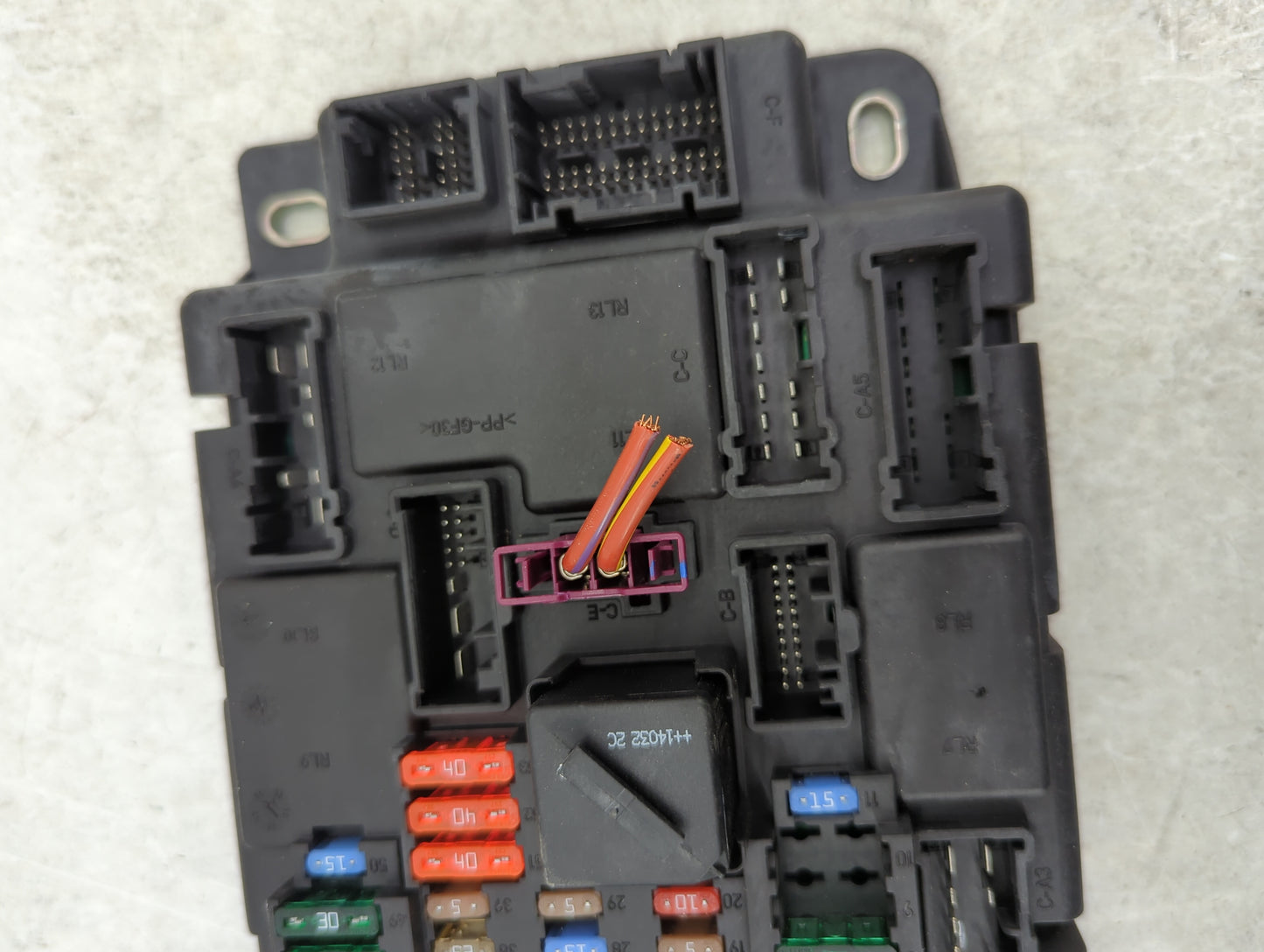 2013 Mini Cooper Paceman Body Control Module Bcm Inner Cabin Fuse Box - Oemusedautoparts1.com