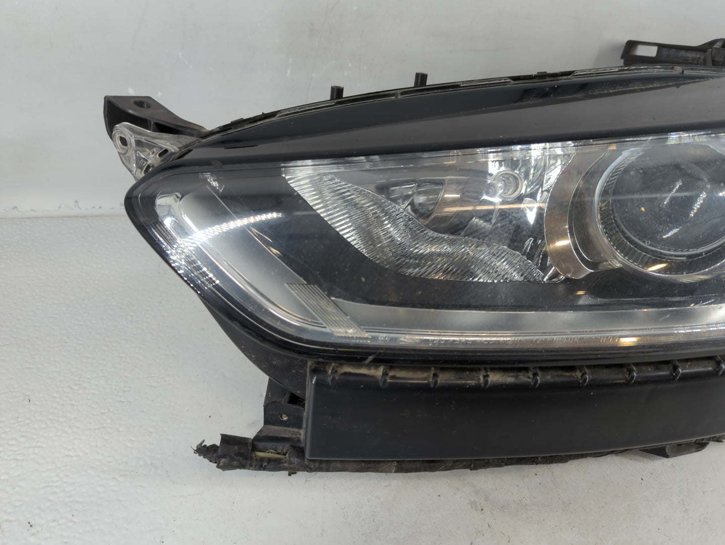 2013-2016 Mini Cooper Paceman Tail Light Assembly Driver Left OEM P/N:DS73-13W030-CD Fits Fits 2013 2014 2015 2016 OEM Used 