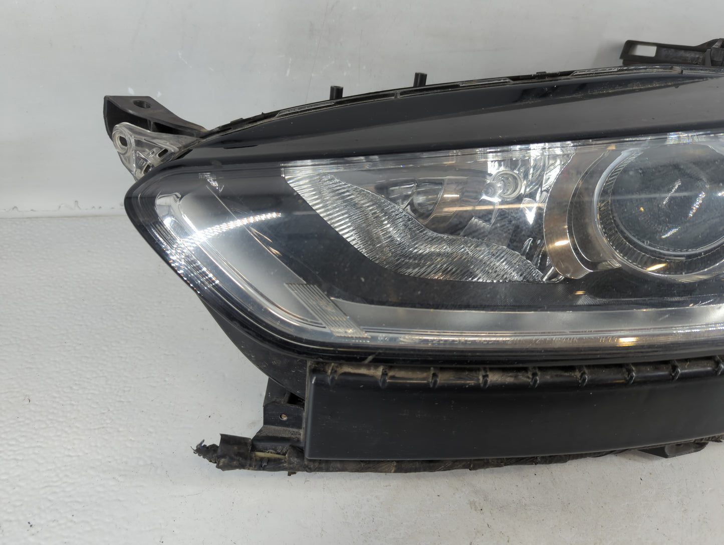 2013-2016 Mini Cooper Paceman Tail Light Assembly Driver Left OEM P/N:DS73-13W030-CD Fits Fits 2013 2014 2015 2016 OEM Used 