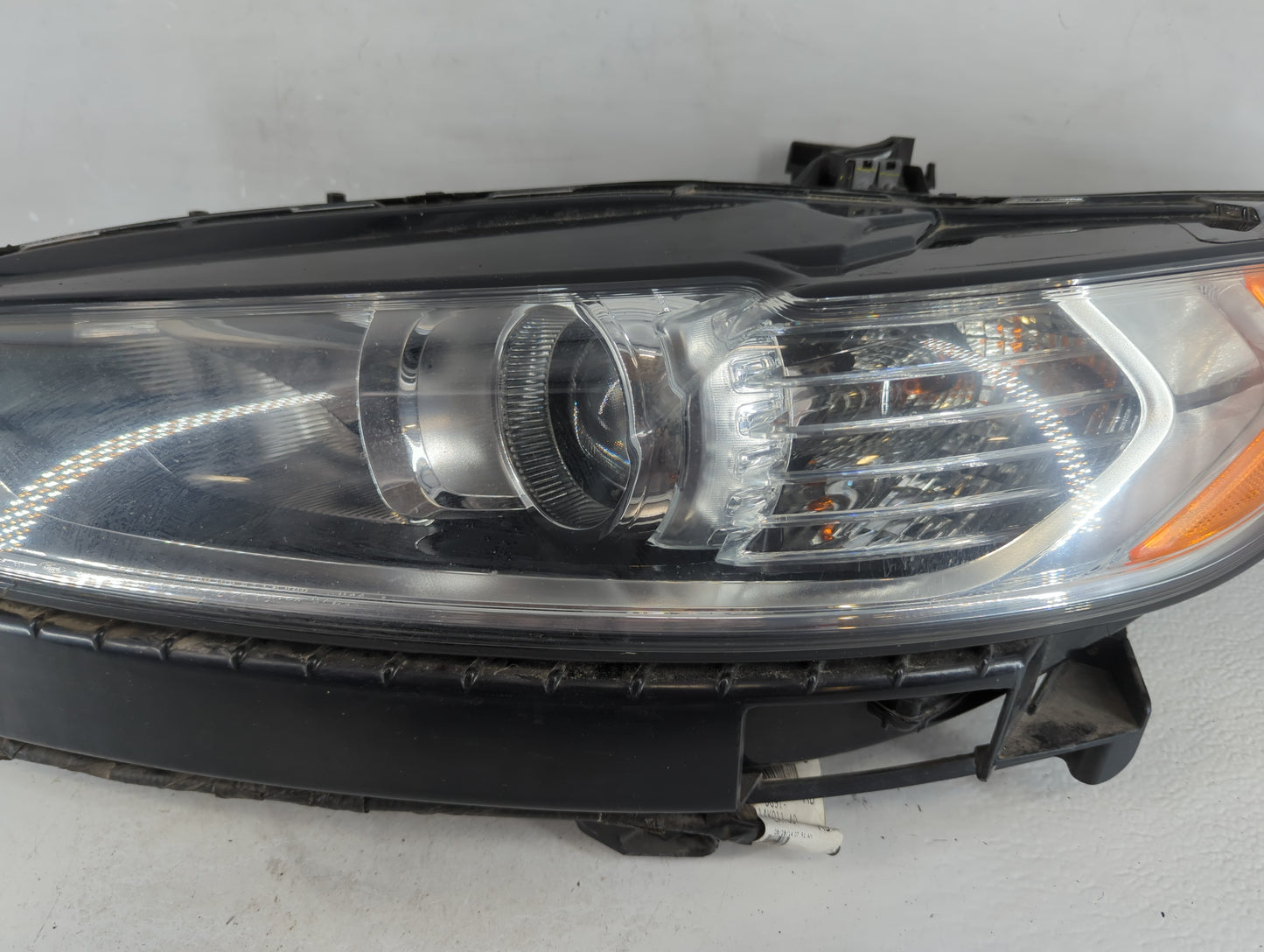 2013-2016 Mini Cooper Paceman Tail Light Assembly Driver Left OEM P/N:DS73-13W030-CD Fits Fits 2013 2014 2015 2016 OEM Used 