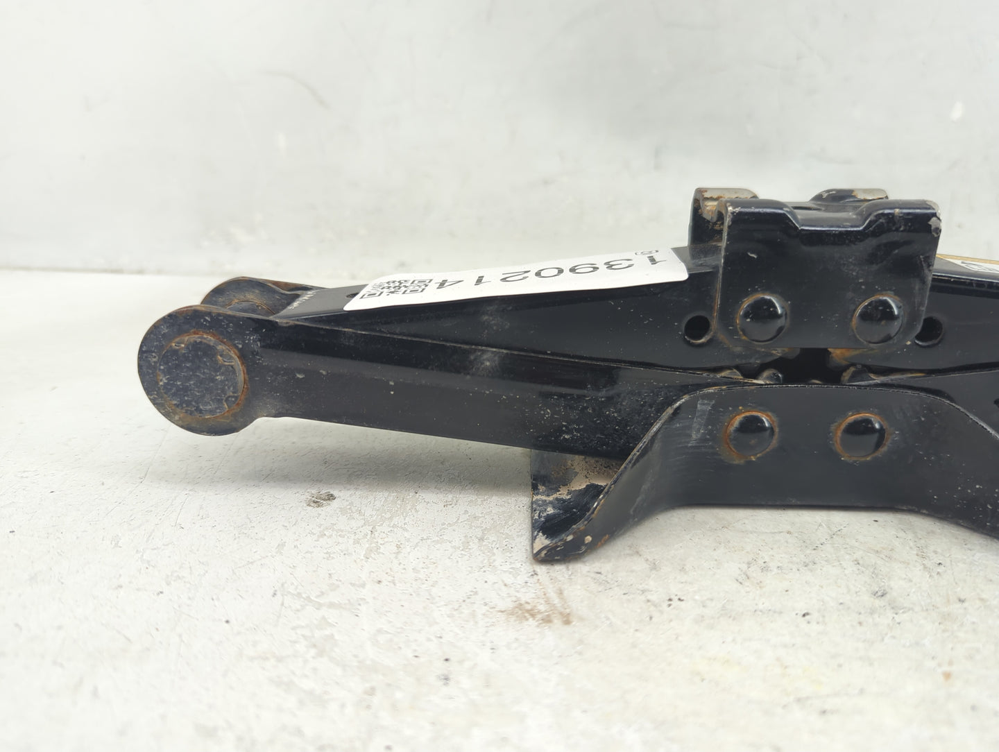 2014 Mitsubishi Lancer Spare Scissor Car Jack - Oemusedautoparts1.com