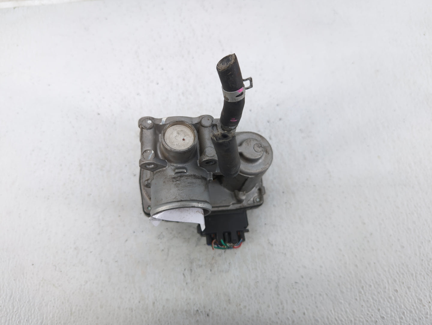 2014 Mitsubishi Mirage Throttle Body P/N:8717 8448 Fits OEM Used Auto Parts - Oemusedautoparts1.com