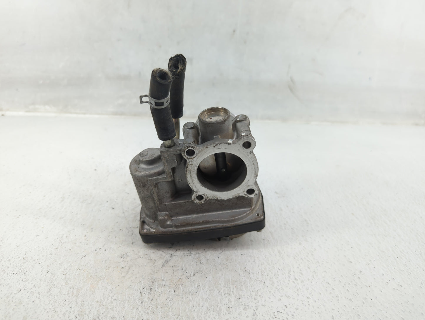 2014 Mitsubishi Mirage Throttle Body P/N:8717 8448 Fits OEM Used Auto Parts - Oemusedautoparts1.com
