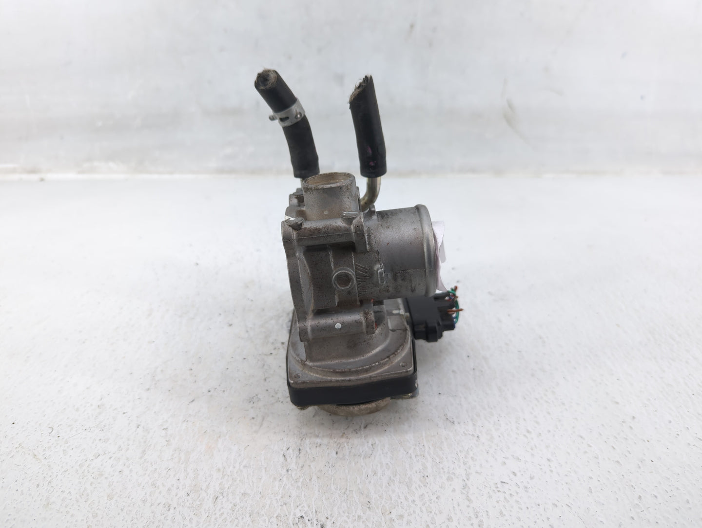 2014 Mitsubishi Mirage Throttle Body P/N:8717 8448 Fits OEM Used Auto Parts - Oemusedautoparts1.com