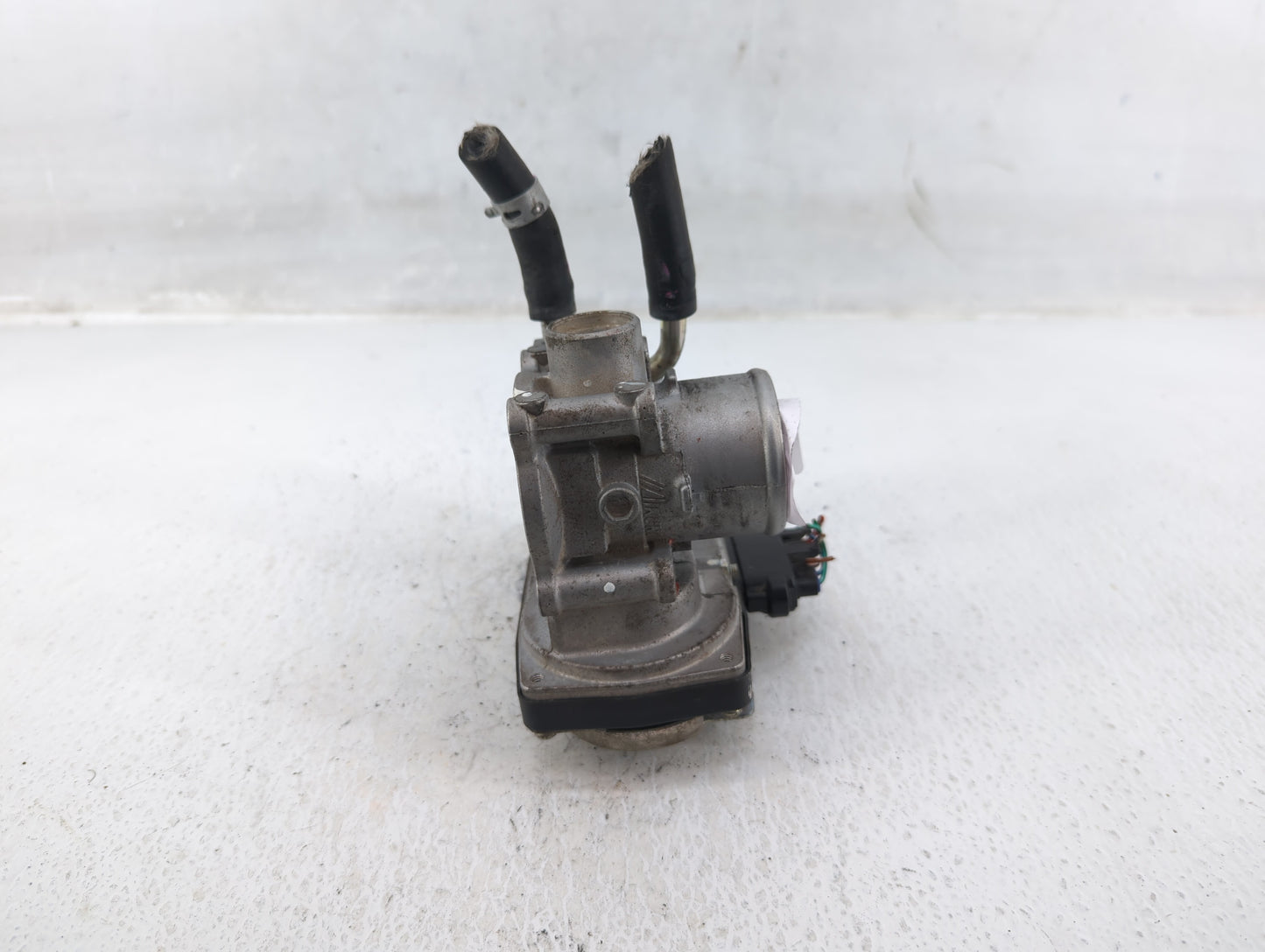 2014 Mitsubishi Mirage Throttle Body P/N:8717 8448 Fits OEM Used Auto Parts - Oemusedautoparts1.com