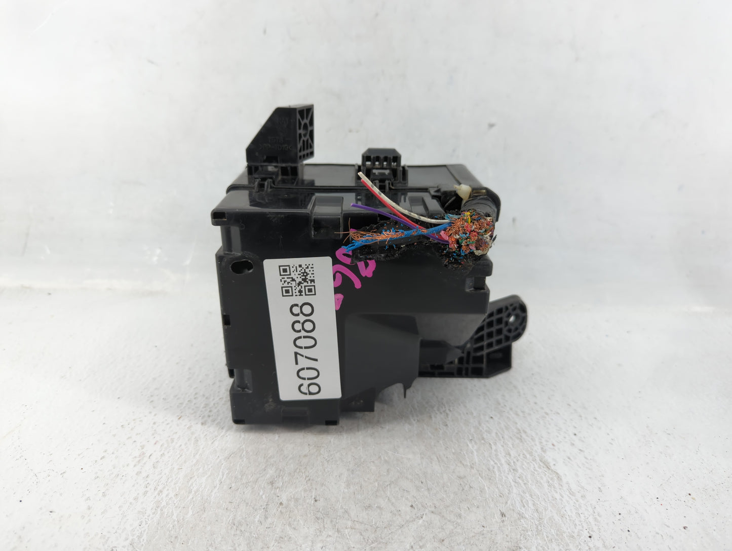 2014 Mitsubishi Mirage Fusebox Fuse Box Panel Relay Module P/N:>PP-TD10< 7577 Fits OEM Used Auto Parts - Oemusedautoparts1.c